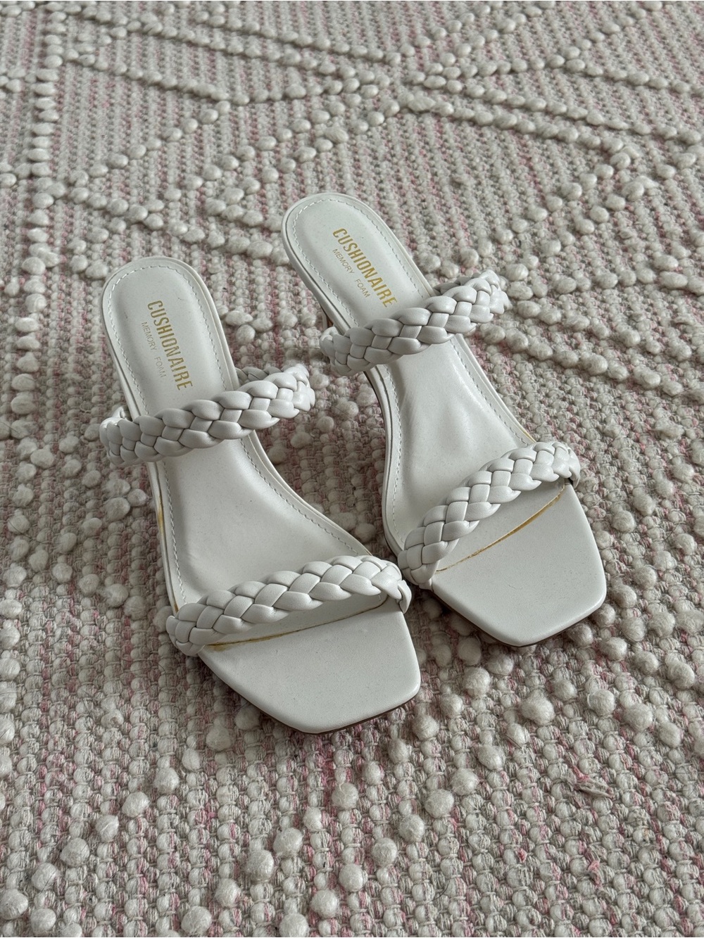 Cushionaire “Pippa” Women's White Braided Slide Sandals NEW 8.5
